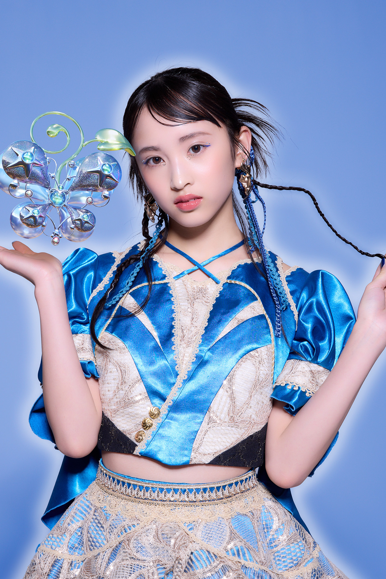 Bg_artistpic_hinami